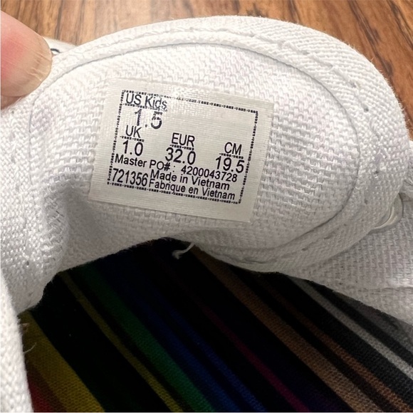 Vans Kids' White Crayola Multicolor Graphic Canvas Sneakers Size 1.5 EUC - Picture 2 of 9